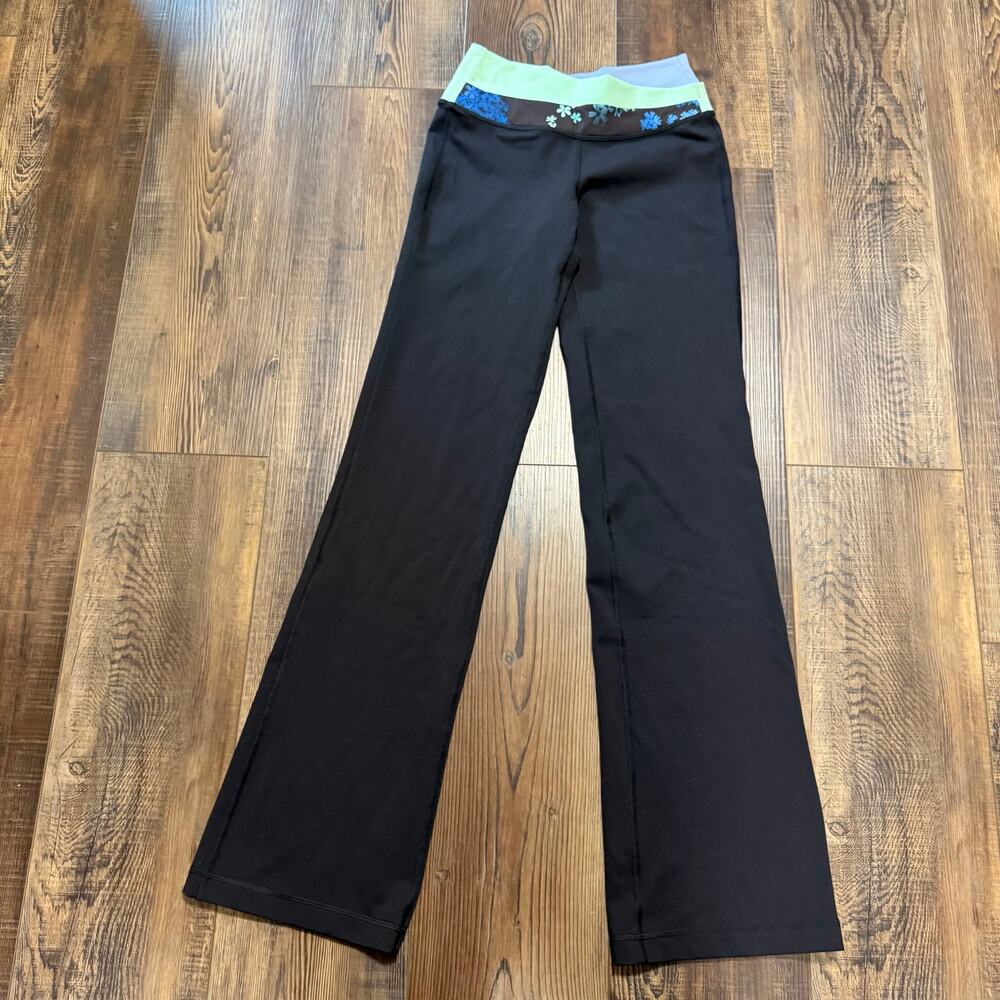 Lululemon Astro Pant 2 Reg Black Floral Foldover Waist Made in Canada